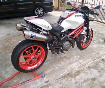 Ducati Monster 796