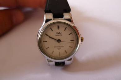 Q&Q Quartz Small White Dial Watch