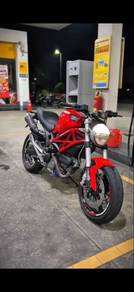 Ducati Monster 795