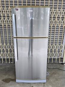 Electrolux Twin Door Peti ais Fridge 424Ltr