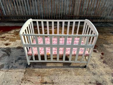 4ft Mobile Solid Katil Baby Cot