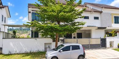Semi-Detached House For Sale in Shah Alam,SGR