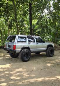 Jeep Cherokee in Denai Alam, SGR