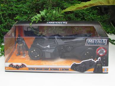 Jada 1-24 Batmobile & Batman Arkham Batman Figure