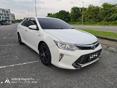 Toyota Camry HYBRID PREMIUM in Kuching, SWK