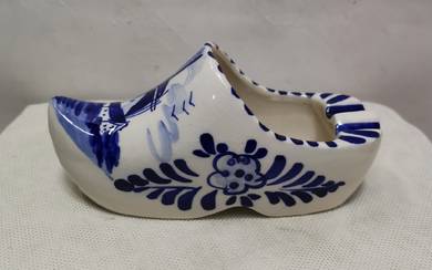 Vintage Delft Blue Dutch Shoe Ashtray Hand Painted