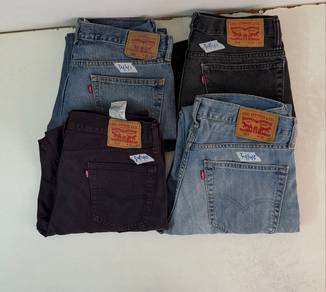 Levi’s Jeans sz 34 Combo))