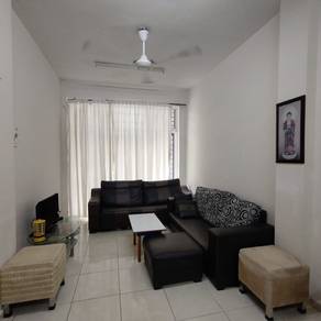 Apartment For Rent in University Green Apartment