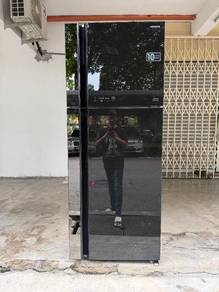 peti sejuk jenama HITACHI 2pintu inveter 
