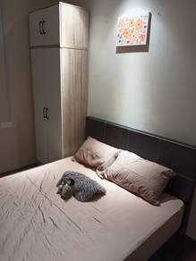 Room in Miri, SWK