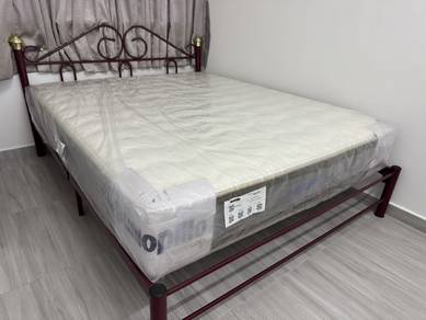 Brand New Dunlopillo Queen Mattress (Never Used)