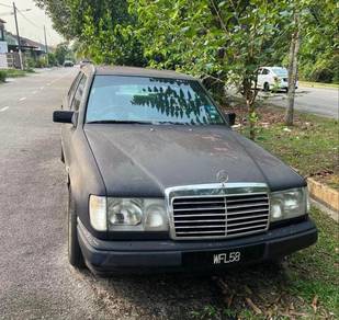 Mercedes Benz 230E in Johor Bahru, JHR