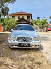 Mercedes Benz 200  in Mantin, NSN