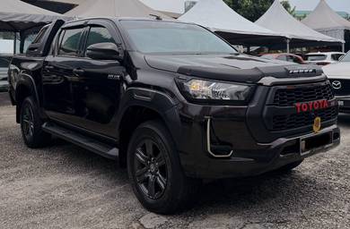 Toyota Hilux E in Damansara, KUL