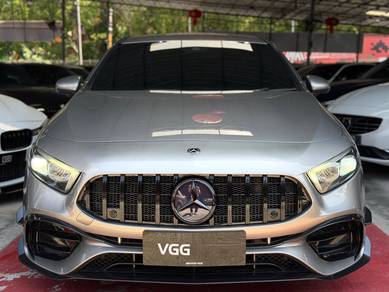 Mercedes Benz A250 250 AMG LINE in Desa Petaling, KUL