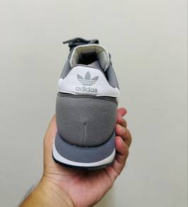 Adidas Original Sneakers