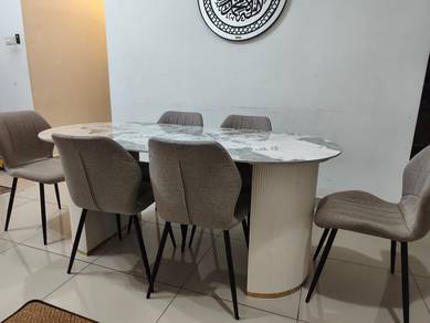 Dining table 6 seater