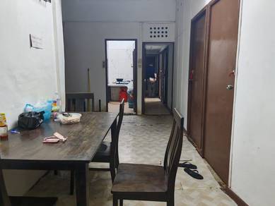 Flat For Sale in Wisma Phoenix