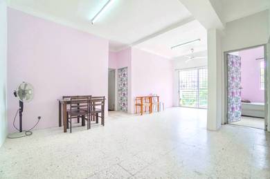 Apartment For Sale in Kenari Court