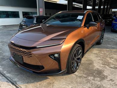 Toyota Crown SPORT Z in Chan Sow Lin, KUL