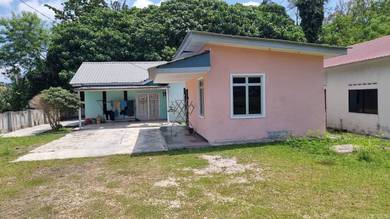 Bungalow House For Rent in Jasin,MLK