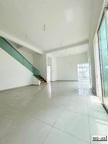 Semi-Detached House For Sale in Klang,SGR