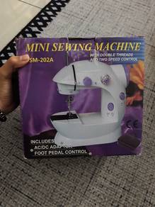mini mesin jahit