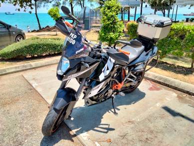 KTM 990