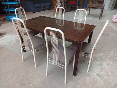 Dining table with 6 chairs