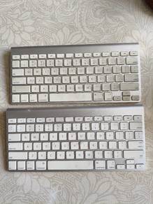 Apple A1314 Magic Keyboard.