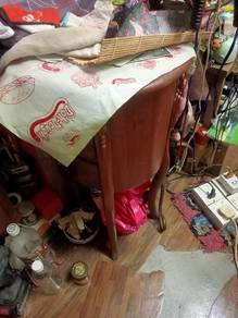 meja antik kaki sotong 