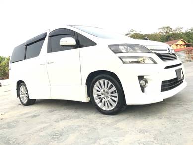 2013 Toyota Vellfire Z GOLDEN EYES