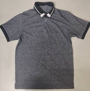 *Collar T-shirt*