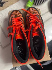 Kronos futsal shoes