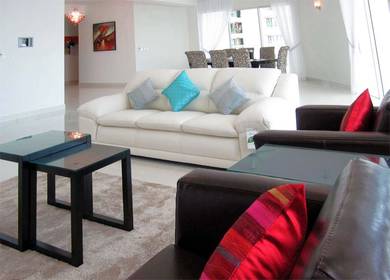 Condominium For Rent in Gurney Paragon