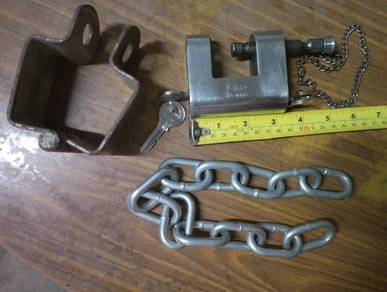 Heavy duty lock, chain and bracket set