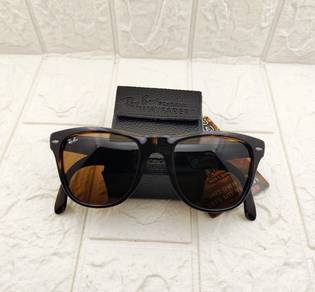 Rayban wayfarer folding