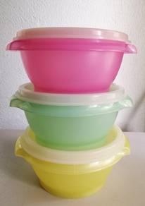 3 Tupperware Bowls