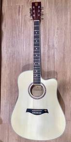 Acoustic Guitar AK