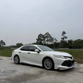 2019 Toyota Camry V