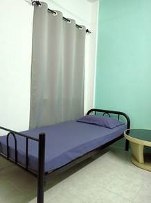 Room in Kota Kemuning, SGR