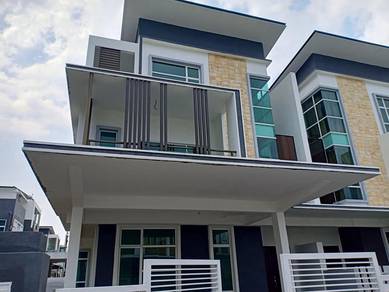 Semi-Detached House For Sale in Klebang,MLK