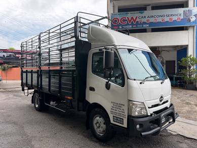 2015 Hino XZU720R 4.0 (M) 17Kaki