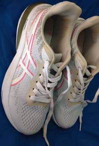 Kasut Sukan Asics 