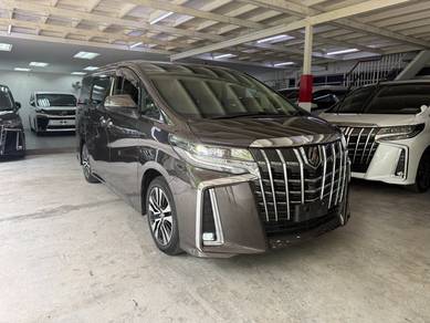 Toyota Alphard SC in Damansara, KUL