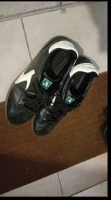 Casual shoes
