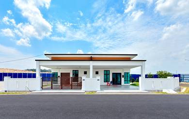 Semi-Detached House in Cheng,MLK