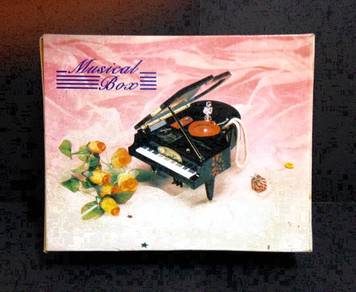 Novelty Piano Jewelery/Accessory Box (10 x 8 inch)