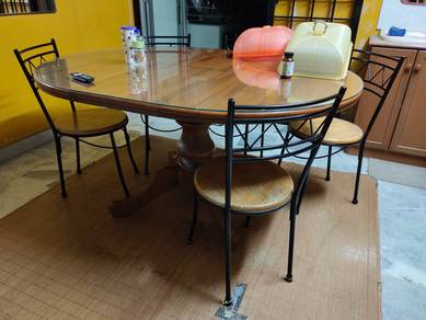 6 Seaters Dining Table