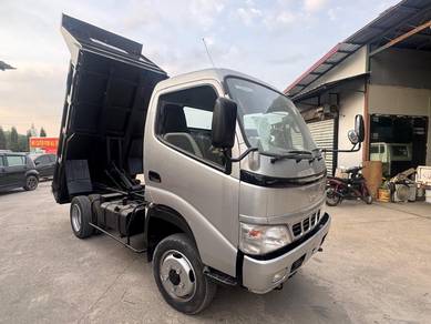 New Rebuild Toyota XZU362 4X4 dump truck